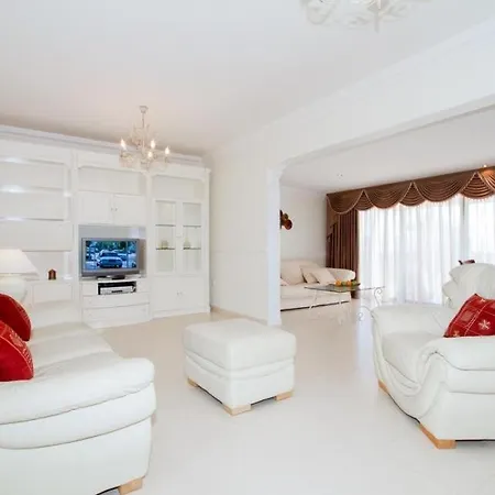 Vila Puerto Del Carmen Sleeps 6 Pool Air Con Wifi *